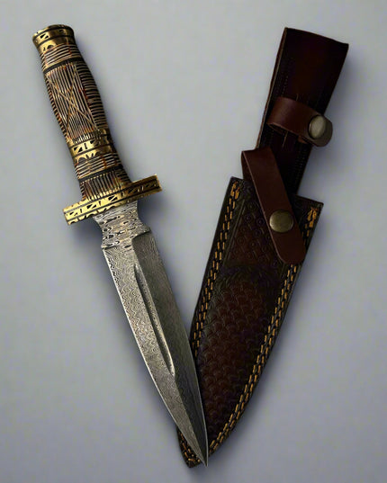 Hand-Forged Damascus Steel Outdoor Knife – Brass Engraved Handle & Leather Sheath