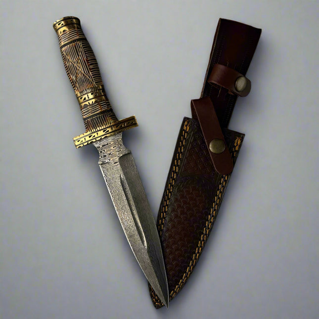 Hand-Forged Damascus Steel Outdoor Knife – Brass Engraved Handle & Leather Sheath