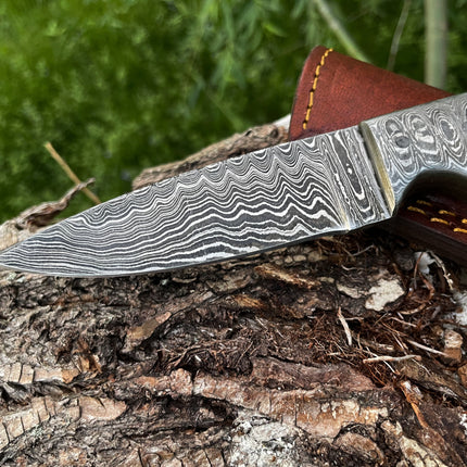 A classic all-round blade profile / Drop Point Damascus Blade TD-102