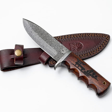 A.3 Damascus Steel Hunting Knife Buck Engraved Walnut Scales TD-710